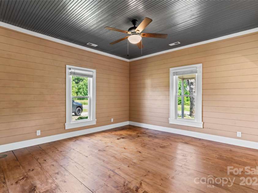 233 Sellars Road, Kings Mountain, NC 28086.  MLS# CAR4263196, YatesRealty ID 19187. 