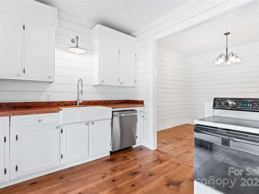 233 Sellars Road, Kings Mountain, NC 28086.  MLS# CAR4263196, YatesRealty ID 19187. 