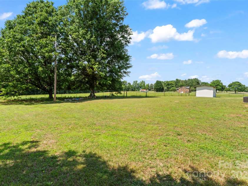 233 Sellars Road, Kings Mountain, NC 28086.  MLS# CAR4263196, YatesRealty ID 19187. 