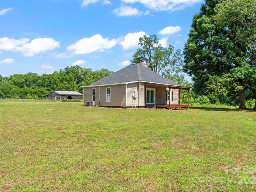 233 Sellars Road, Kings Mountain, NC 28086.  MLS# CAR4263196, YatesRealty ID 19187. 