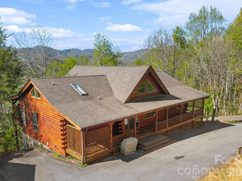 248 Hillcrest Lane, Banner Elk, NC 28604.  MLS# CAR4375067, YatesRealty ID 19187. 