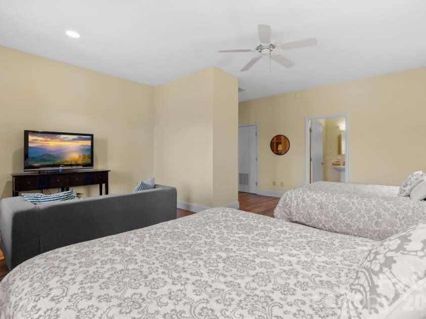 248 Hillcrest Lane, Banner Elk, NC 28604.  MLS# CAR4375067, YatesRealty ID 19187. 