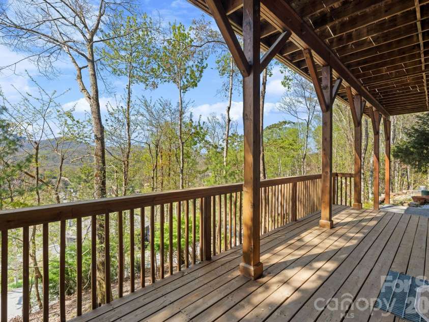 248 Hillcrest Lane, Banner Elk, NC 28604.  MLS# CAR4375067, YatesRealty ID 19187. 