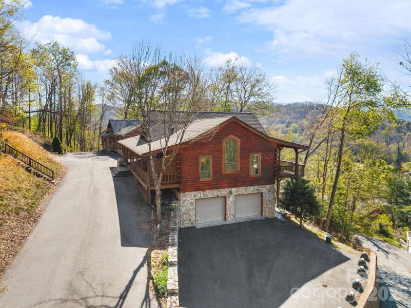 248 Hillcrest Lane, Banner Elk, NC 28604.  MLS# CAR4375067, YatesRealty ID 19187. 