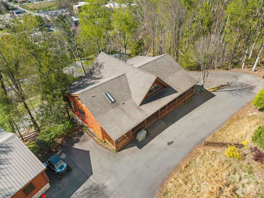 248 Hillcrest Lane, Banner Elk, NC 28604.  MLS# CAR4375067, YatesRealty ID 19187. 