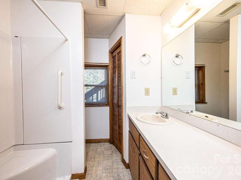 3855 Angelic Way, Lenoir, NC 28645.  MLS# CAR4361517, YatesRealty ID 19188. 