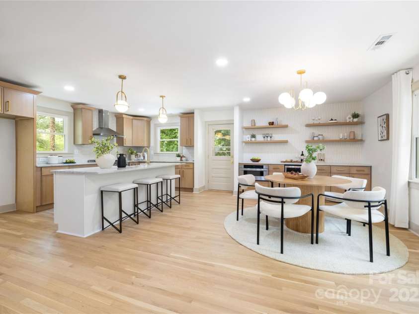 4929 Prentice Place, Charlotte, NC 28210.  MLS# CAR4267587, YatesRealty ID 19189. 