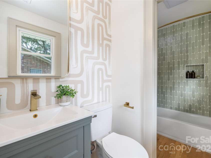 4929 Prentice Place, Charlotte, NC 28210.  MLS# CAR4267587, YatesRealty ID 19189. 