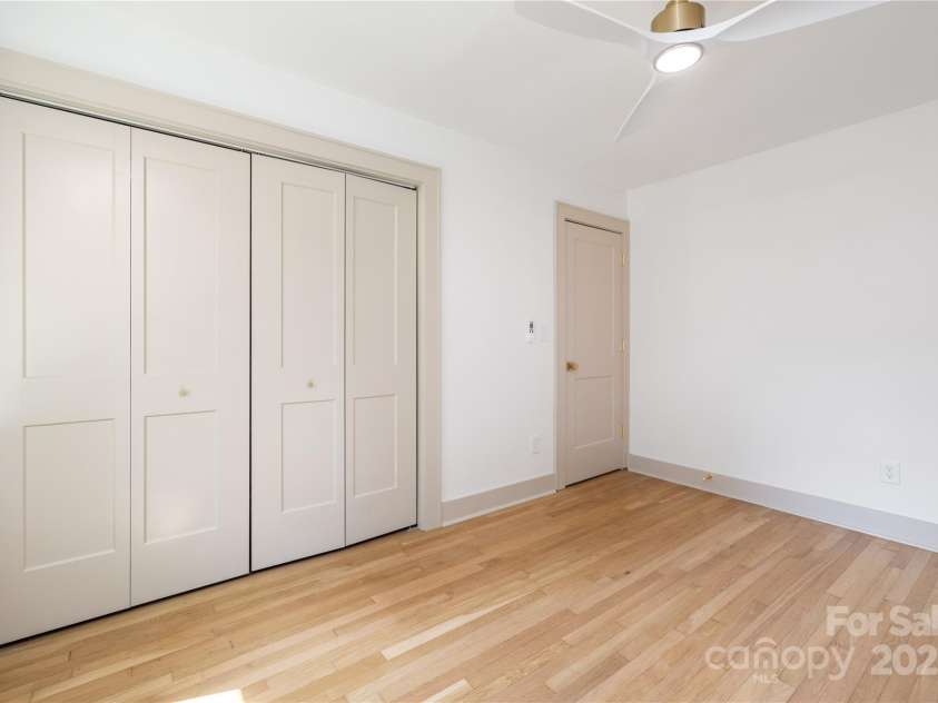 4929 Prentice Place, Charlotte, NC 28210.  MLS# CAR4267587, YatesRealty ID 19189. 