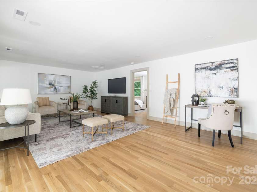 4929 Prentice Place, Charlotte, NC 28210.  MLS# CAR4267587, YatesRealty ID 19189. Second seating area for flexibility