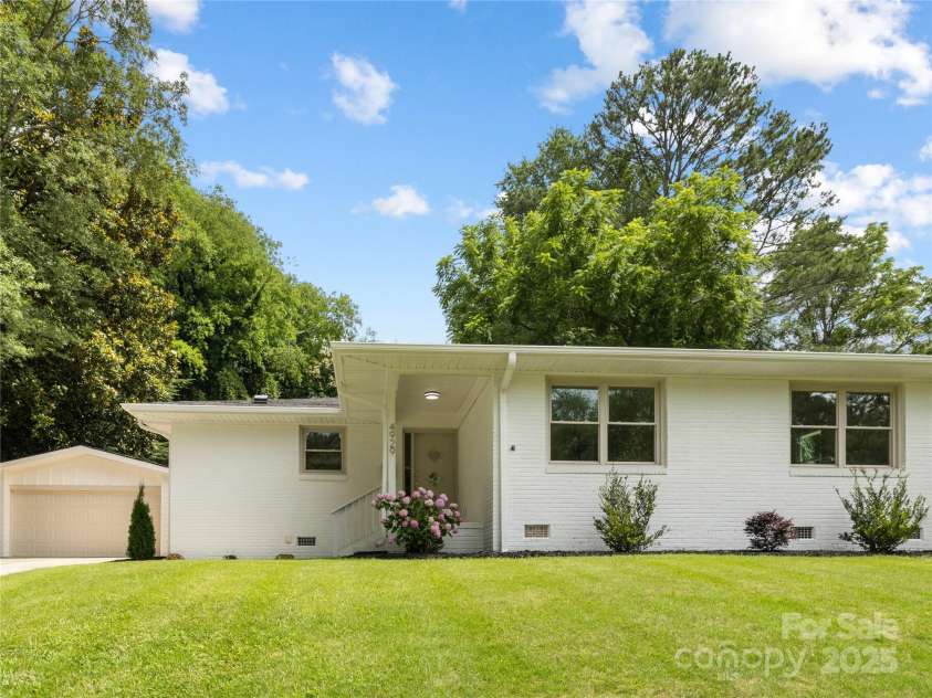 4929 Prentice Place, Charlotte, NC 28210.  MLS# CAR4267587, YatesRealty ID 19189. Updated exterior