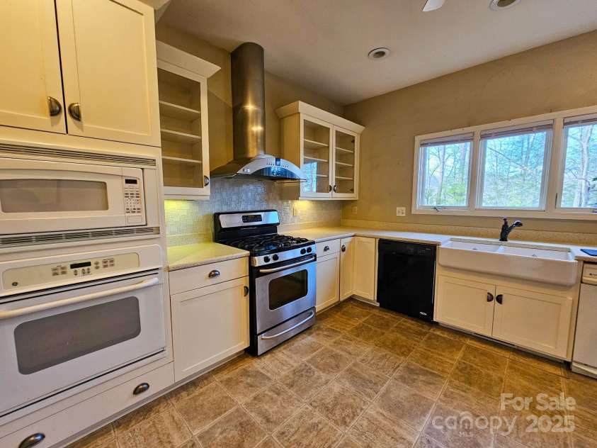 474 Cedar Creek Road, Lake Lure, NC 28746.  MLS# CAR4225177, YatesRealty ID 1919. 