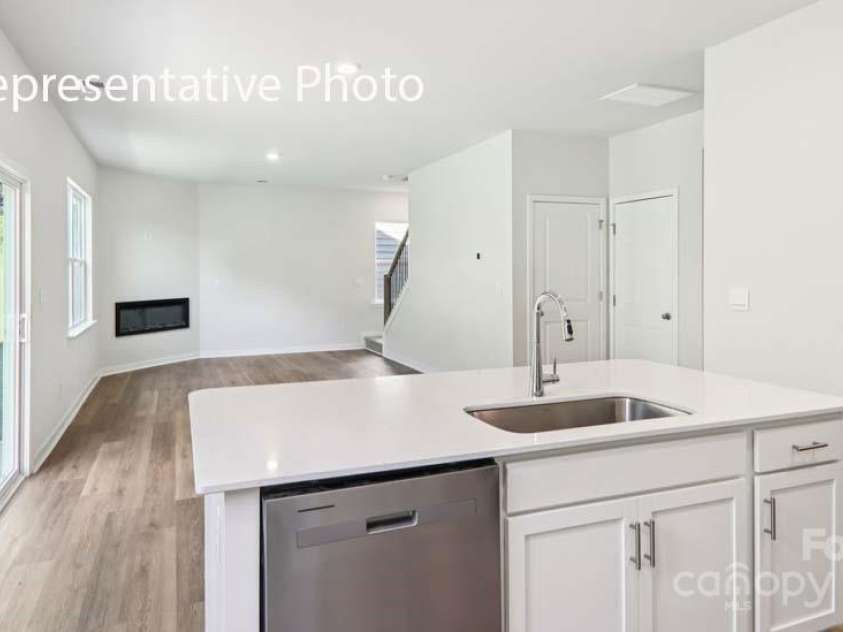 572 Dazzle Loop, Newton, NC 28658.  MLS# CAR4334728, YatesRealty ID 1919. 