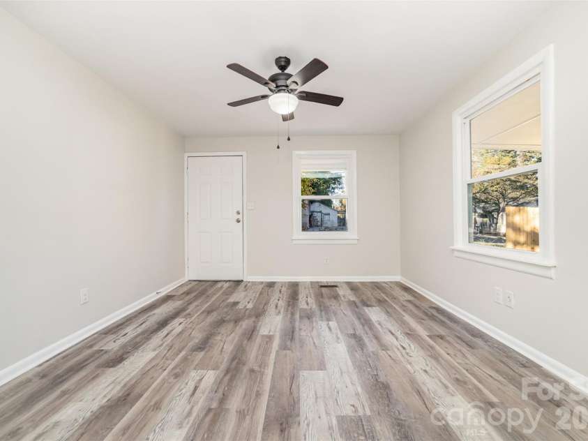 211 Putnam Street, Shelby, NC 28152.  MLS# CAR4306063, YatesRealty ID 19190. 