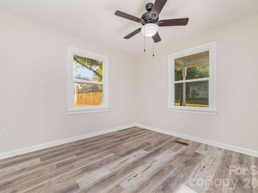 211 Putnam Street, Shelby, NC 28152.  MLS# CAR4306063, YatesRealty ID 19190. 