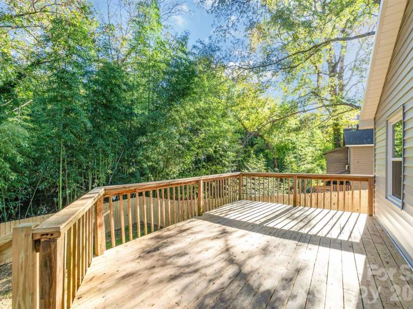 211 Putnam Street, Shelby, NC 28152.  MLS# CAR4306063, YatesRealty ID 19190. 