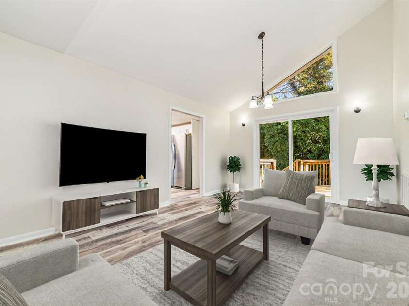 211 Putnam Street, Shelby, NC 28152.  MLS# CAR4306063, YatesRealty ID 19190. Virtually Staged