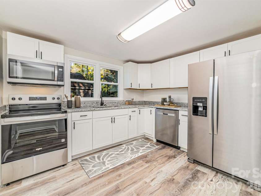 211 Putnam Street, Shelby, NC 28152.  MLS# CAR4306063, YatesRealty ID 19190. Virtually Staged