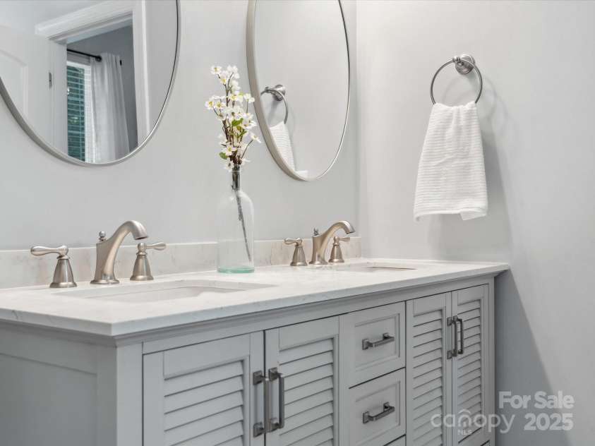 2467 Chatham Drive, Fort Mill, SC 29707.  MLS# CAR4252977, YatesRealty ID 19191. 
