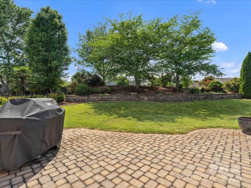 2467 Chatham Drive, Fort Mill, SC 29707.  MLS# CAR4252977, YatesRealty ID 19191. 