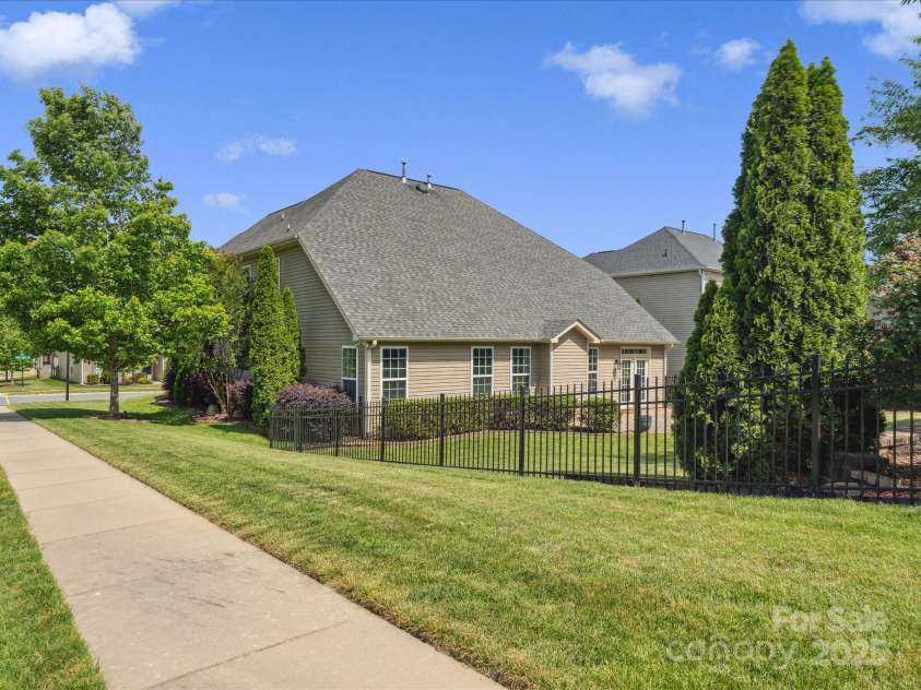 2467 Chatham Drive, Fort Mill, SC 29707.  MLS# CAR4252977, YatesRealty ID 19191. 