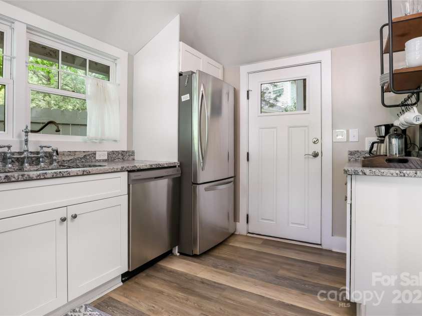 22 Moore Circle, Black Mountain, NC 28711.  MLS# CAR4268201, YatesRealty ID 19192. 