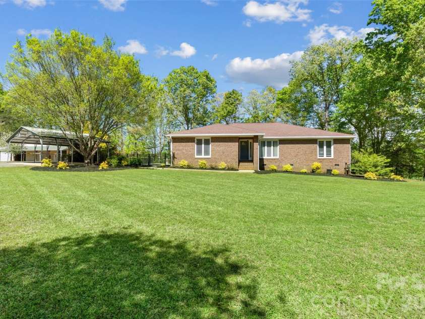 3654 Dobys Bridge Road, Fort Mill, SC 29715.  MLS# CAR4366903, YatesRealty ID 19192. 