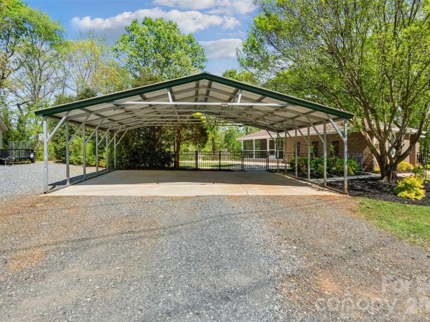3654 Dobys Bridge Road, Fort Mill, SC 29715.  MLS# CAR4366903, YatesRealty ID 19192. 