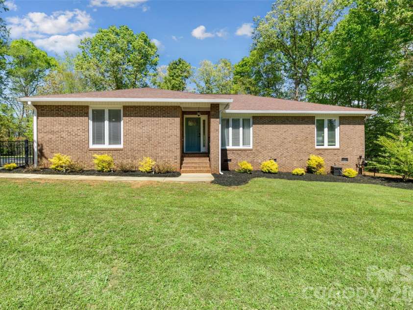 3654 Dobys Bridge Road, Fort Mill, SC 29715.  MLS# CAR4366903, YatesRealty ID 19192. 
