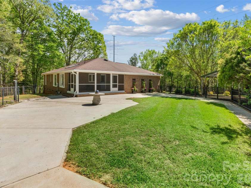 3654 Dobys Bridge Road, Fort Mill, SC 29715.  MLS# CAR4366903, YatesRealty ID 19192. 