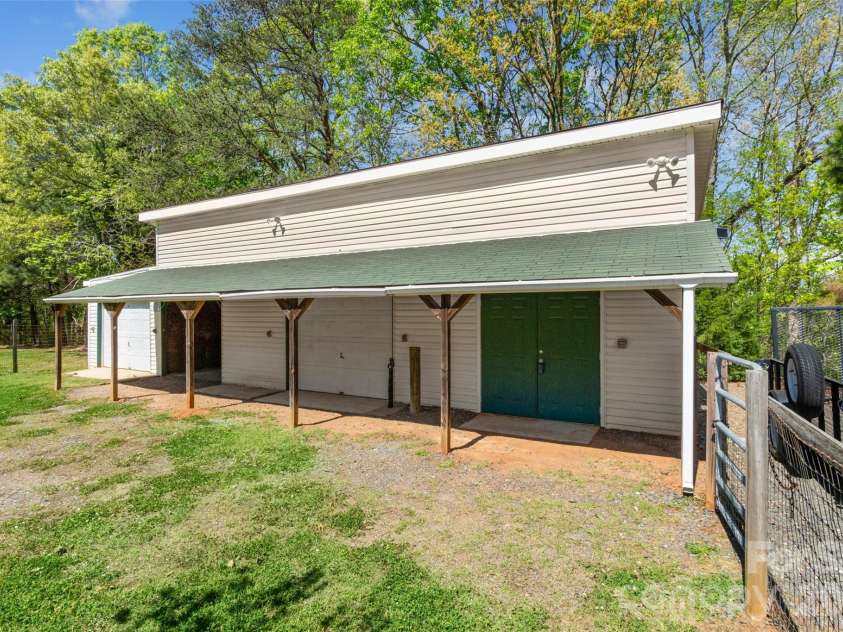 3654 Dobys Bridge Road, Fort Mill, SC 29715.  MLS# CAR4366903, YatesRealty ID 19192. 