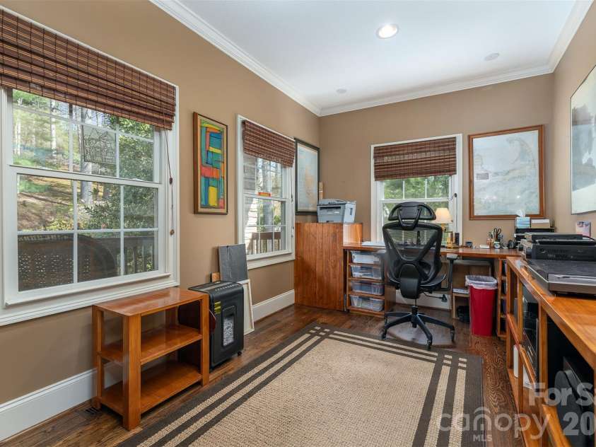 172 Sunny Ridge Road, Hendersonville, NC 28739.  MLS# CAR4375597, YatesRealty ID 19193. Office