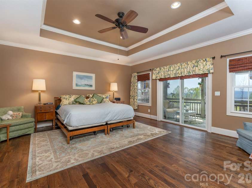 172 Sunny Ridge Road, Hendersonville, NC 28739.  MLS# CAR4375597, YatesRealty ID 19193. Primary Bd Main