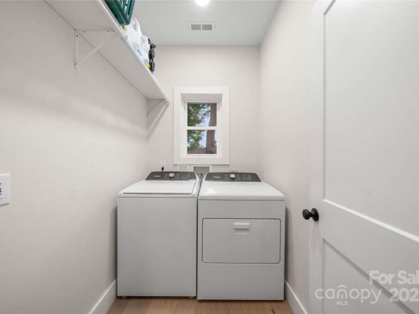 204 Maple Avenue, Marion, NC 28752.  MLS# CAR4260334, YatesRealty ID 19194. Main level walk-in laundry