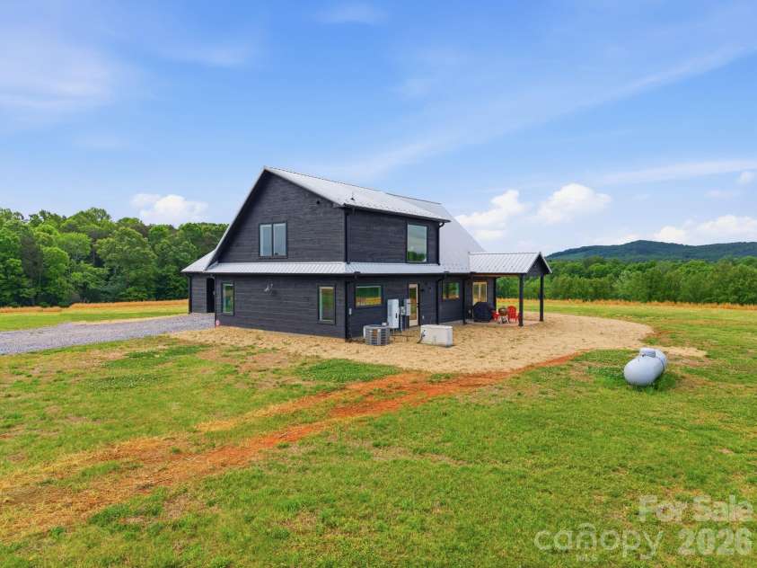 211 Race Path Road, Union Grove, NC 28689.  MLS# CAR4373837, YatesRealty ID 19194. 