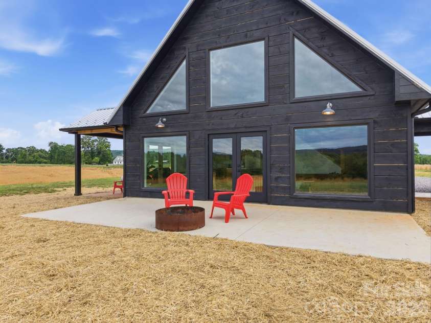 211 Race Path Road, Union Grove, NC 28689.  MLS# CAR4373837, YatesRealty ID 19194. 