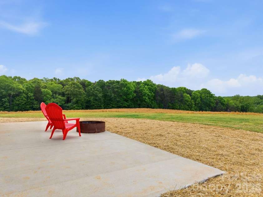 211 Race Path Road, Union Grove, NC 28689.  MLS# CAR4373837, YatesRealty ID 19194. 