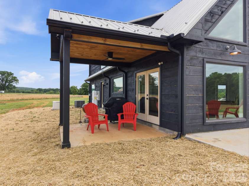 211 Race Path Road, Union Grove, NC 28689.  MLS# CAR4373837, YatesRealty ID 19194. 