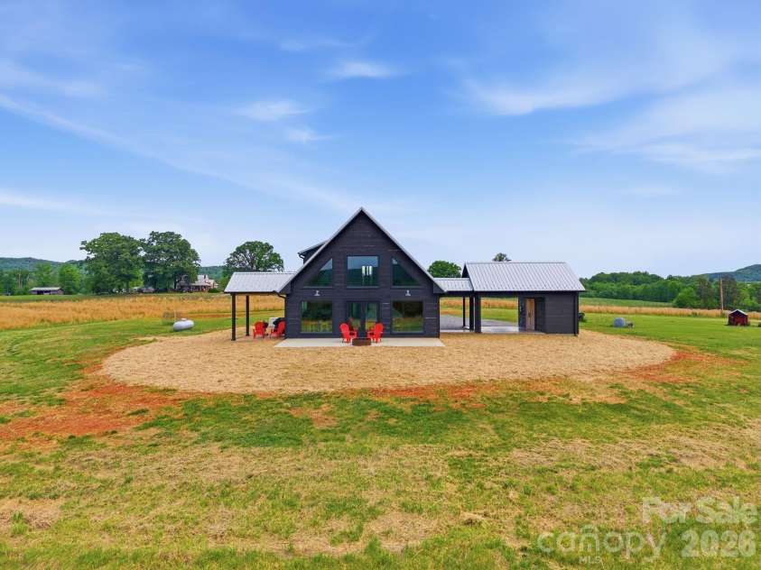 211 Race Path Road, Union Grove, NC 28689.  MLS# CAR4373837, YatesRealty ID 19194. 