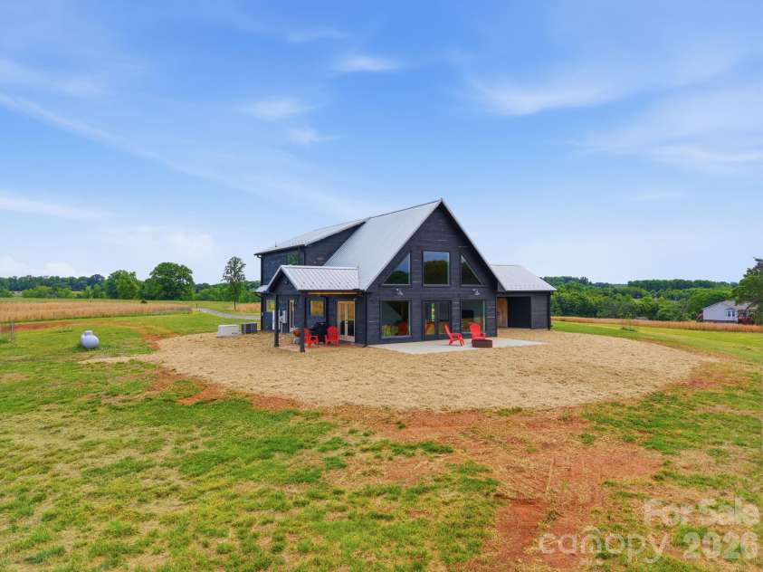 211 Race Path Road, Union Grove, NC 28689.  MLS# CAR4373837, YatesRealty ID 19194. 