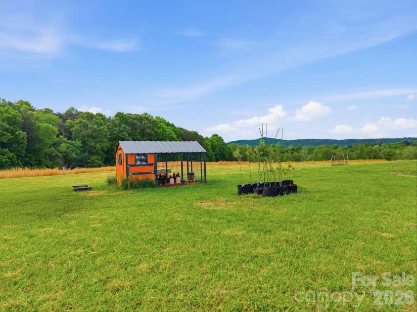 211 Race Path Road, Union Grove, NC 28689.  MLS# CAR4373837, YatesRealty ID 19194. 