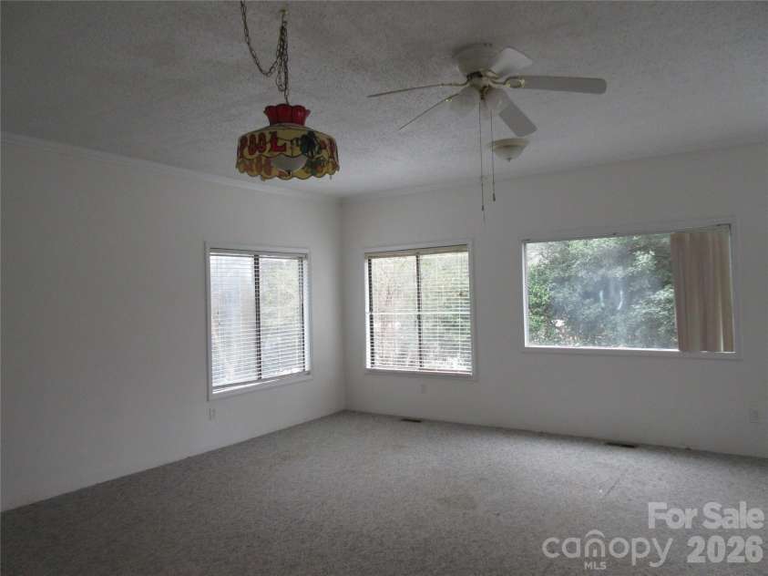 31 Ford Ridge Lane, Columbus, NC 28722.  MLS# CAR4343547, YatesRealty ID 19195. 