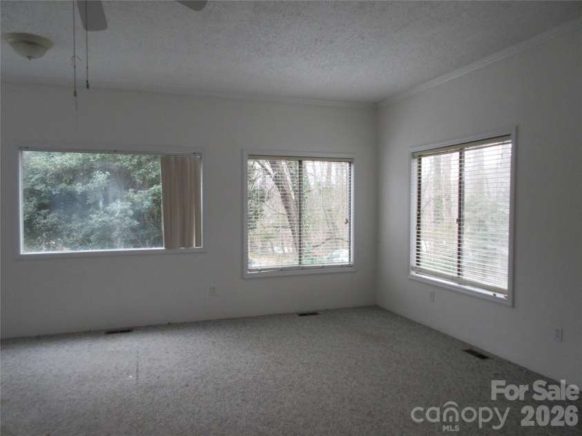 31 Ford Ridge Lane, Columbus, NC 28722.  MLS# CAR4343547, YatesRealty ID 19195. 