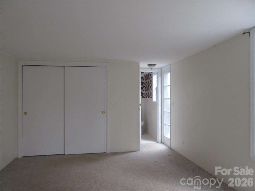 31 Ford Ridge Lane, Columbus, NC 28722.  MLS# CAR4343547, YatesRealty ID 19195. 