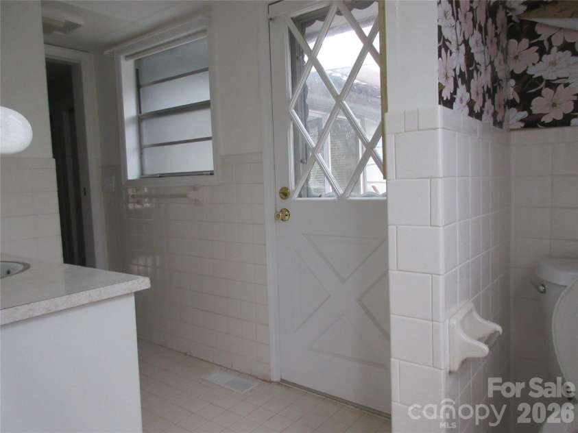 31 Ford Ridge Lane, Columbus, NC 28722.  MLS# CAR4343547, YatesRealty ID 19195. 