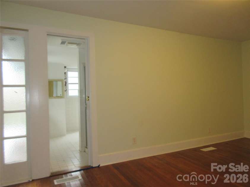 31 Ford Ridge Lane, Columbus, NC 28722.  MLS# CAR4343547, YatesRealty ID 19195. 