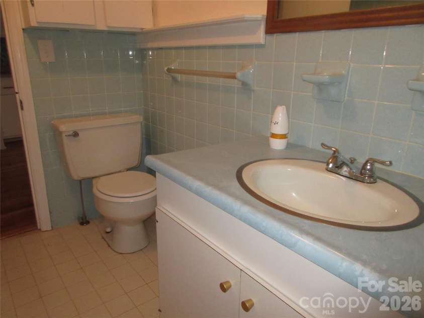 31 Ford Ridge Lane, Columbus, NC 28722.  MLS# CAR4343547, YatesRealty ID 19195. 