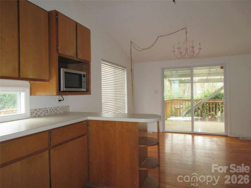 31 Ford Ridge Lane, Columbus, NC 28722.  MLS# CAR4343547, YatesRealty ID 19195. 