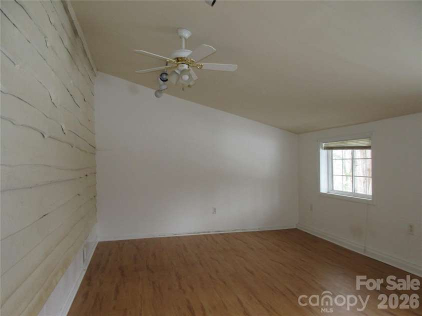 31 Ford Ridge Lane, Columbus, NC 28722.  MLS# CAR4343547, YatesRealty ID 19195. 