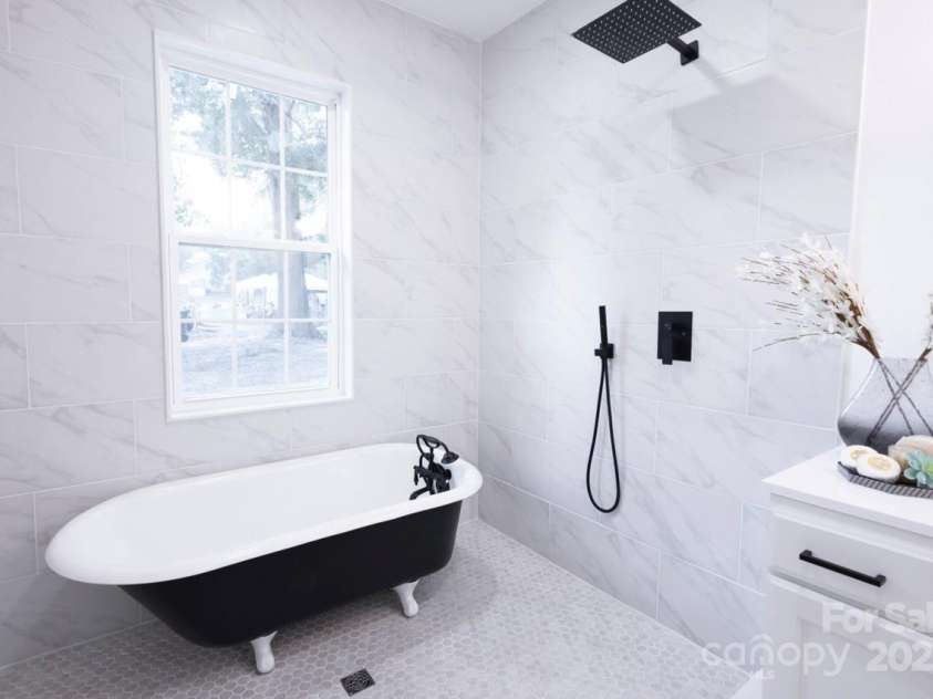 615 English Street, Monroe, NC 28110.  MLS# CAR4177712, YatesRealty ID 19195. 